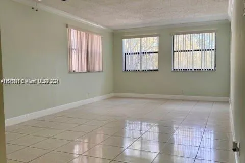 8120 Geneva Ct # 252, Doral FL 33166