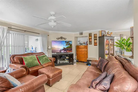 2433 Centergate Dr # 102, Miramar FL 33025