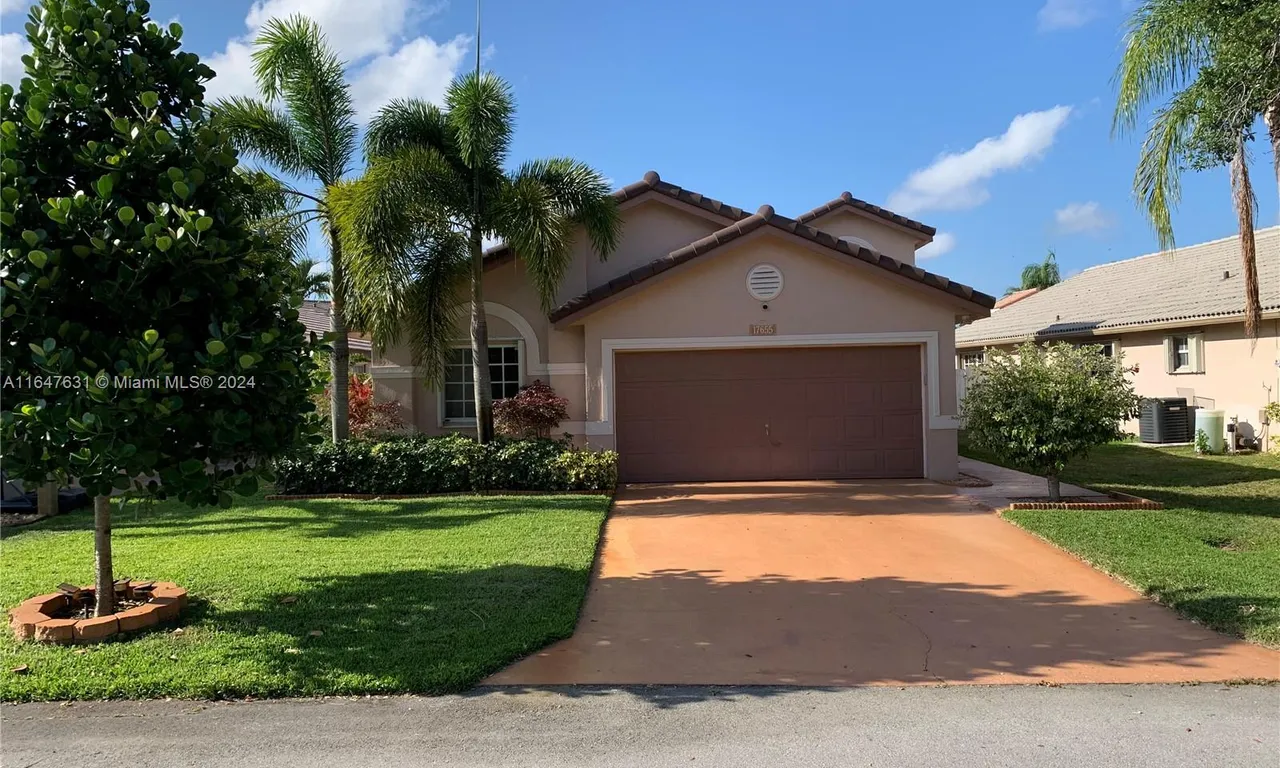 17655 SW 6th St, Pembroke Pines FL 33029