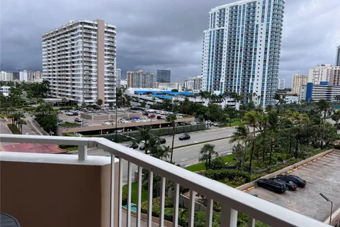 1980 S Ocean Dr # 6K, Hallandale Beach FL 33009