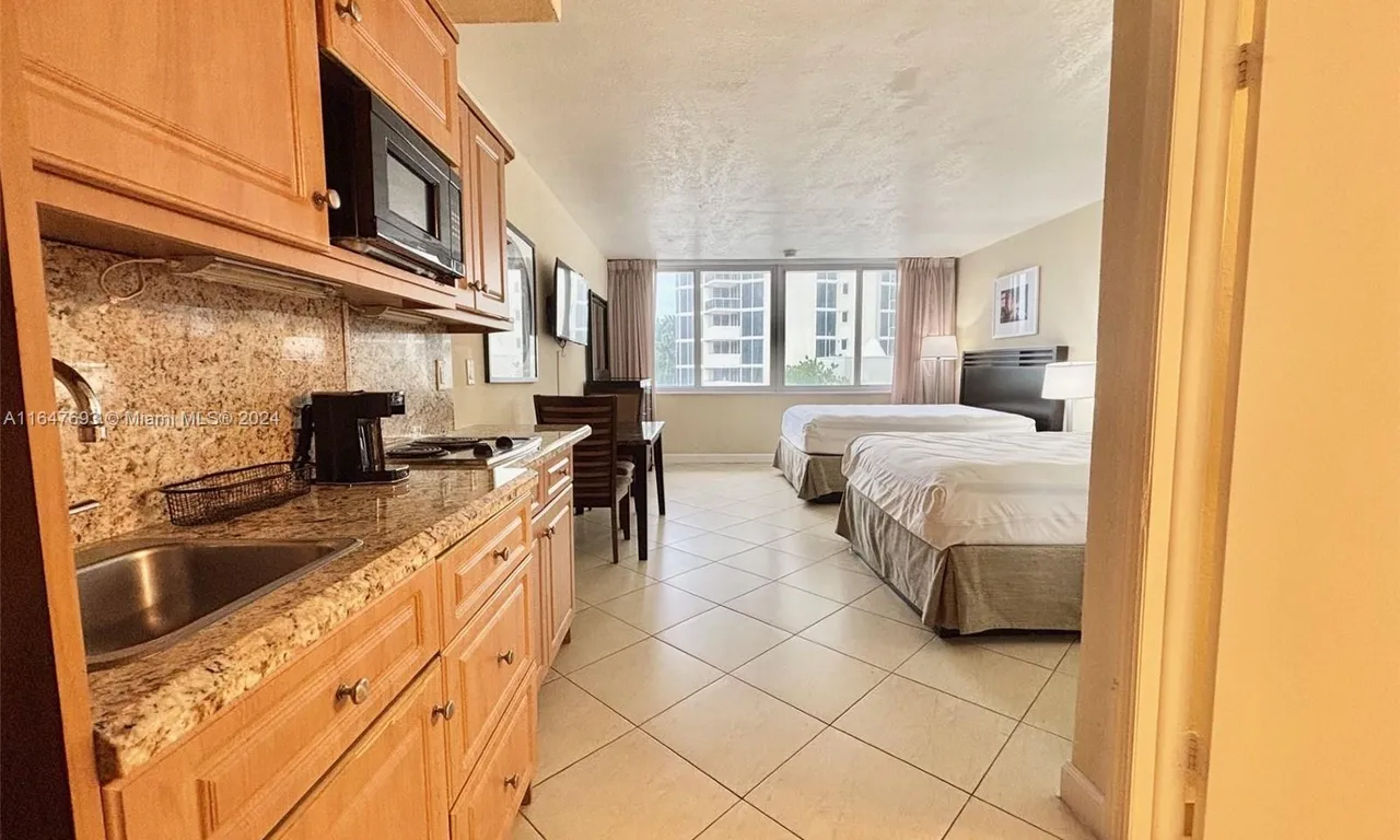 19201 Collins Ave # 128, Sunny Isles Beach FL 33160