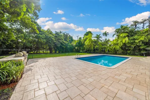 2615 Alhambra Cir, Coral Gables FL 33134