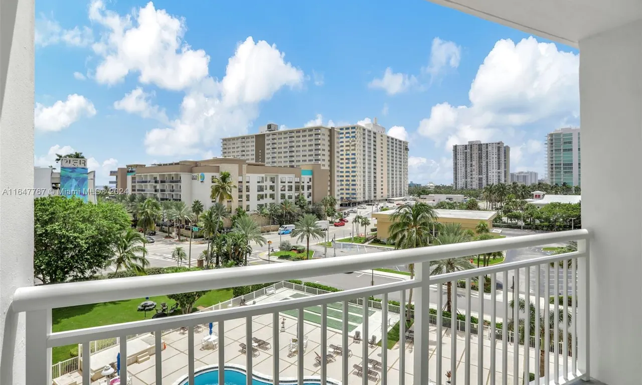 201 N Ocean Blvd # 605, Pompano Beach FL 33062