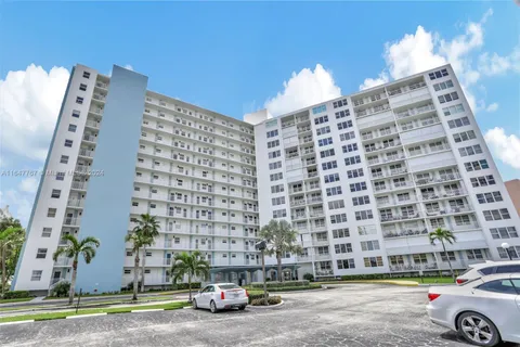 201 N Ocean Blvd # 605, Pompano Beach FL 33062