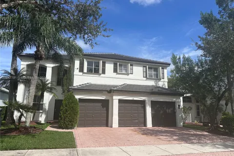 1108 Fairfield Meadows Dr, Weston FL 33327