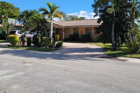 1971 NW 83rd Dr, Coral Springs FL 33071