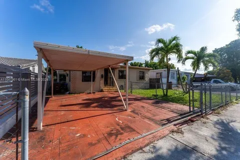 739 W 30th St, Hialeah FL 33012