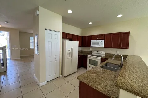 9133 SW 227th St # 7, Cutler Bay FL 33190