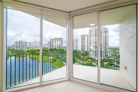 20000 E Country Club Dr # 1110, Aventura FL 33180