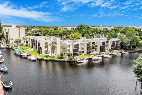 2 Royal Palm Way # 1010, Boca Raton FL 33432