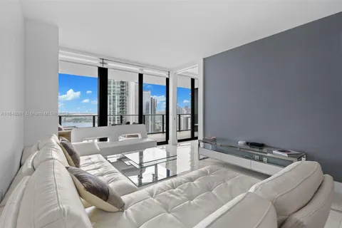 650 NE 32nd St # 4404, Miami FL 33137