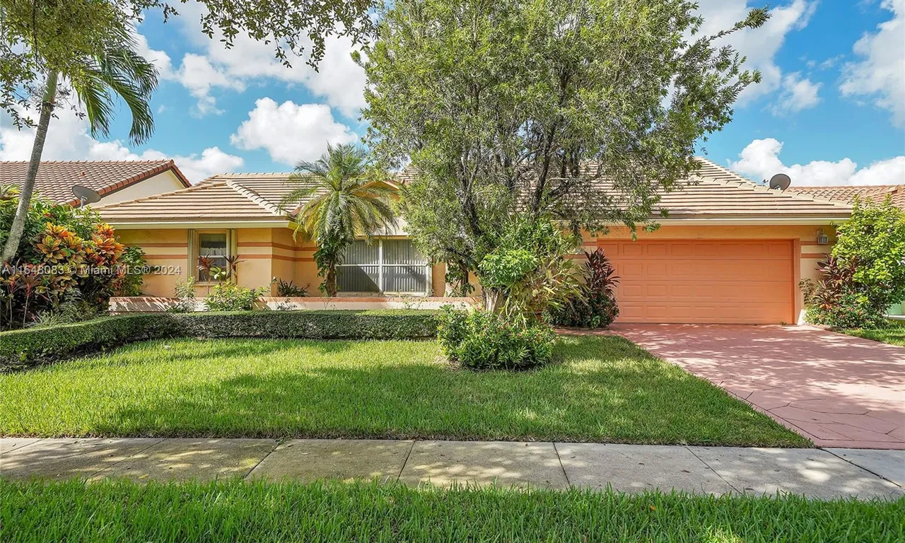 16160 NW 9th Dr, Pembroke Pines FL 33028