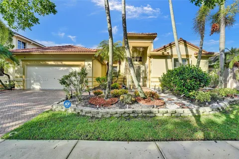 1177 Skylark Dr, Weston FL 33327