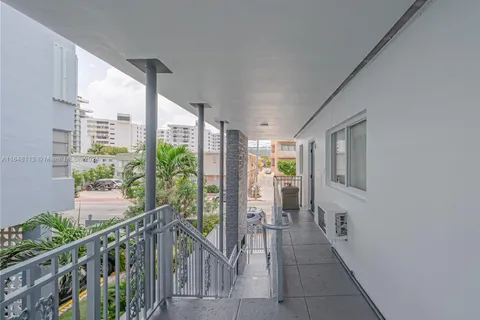 6871 Abbott Ave # 4, Miami Beach FL 33141