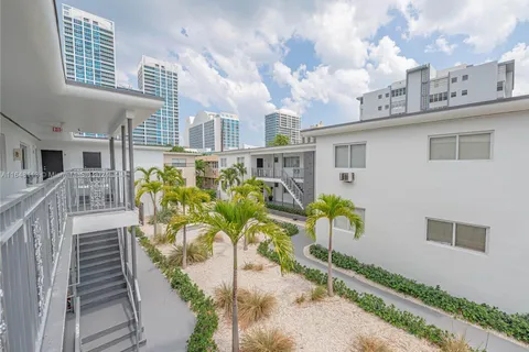 6871 Abbott Ave # 4, Miami Beach FL 33141