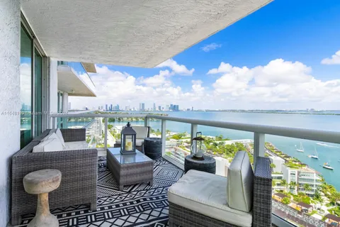 10 Venetian Way # 2102, Miami Beach FL 33139