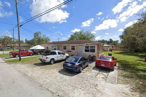 2400 NW 61st St, Miami FL 33142