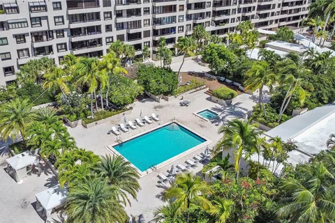 151 Crandon Blvd # 822, Key Biscayne FL 33149