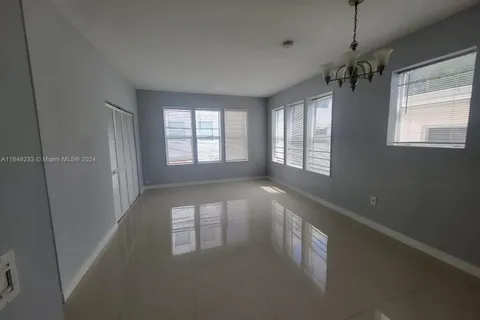 1027 Pennsylvania Ave # 204, Miami Beach FL 33139