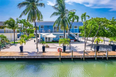 126 Columbus Dr, Islamorada FL 33036