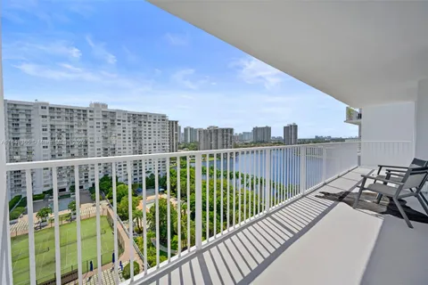 2801 NE 183rd St # 1506W, Aventura FL 33160