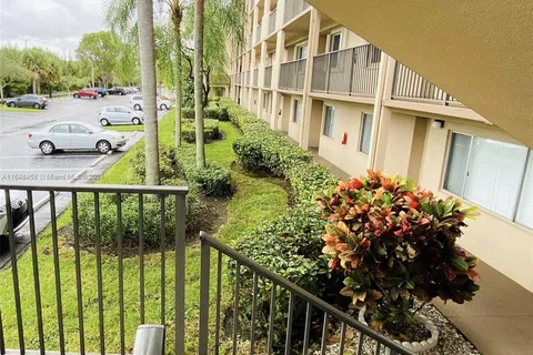 12650 SW 15th St # 214F, Pembroke Pines FL 33027