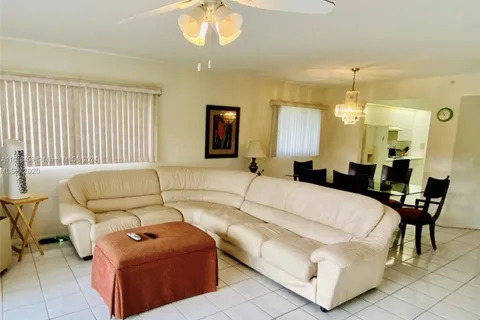 12650 SW 15th St # 214F, Pembroke Pines FL 33027