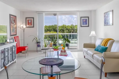 2841 NE 163rd St # 402, North Miami Beach FL 33160