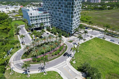 2000 metropica Way # 2411, Sunrise FL 33323