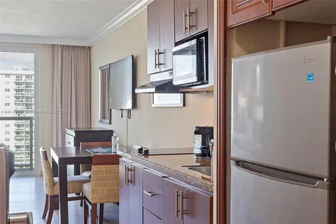 19201 Collins Ave # 1034, Sunny Isles Beach FL 33160