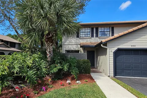 9093 Vineyard Lake # 1, Plantation FL 33324