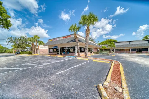 Huge Restaurant For Sale In Sunrise Off Of Oakland, Lauderhill FL 33319