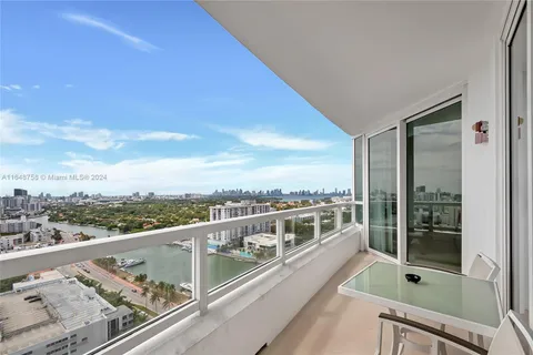 4401 Collins Ave # 2406, Miami Beach FL 33140