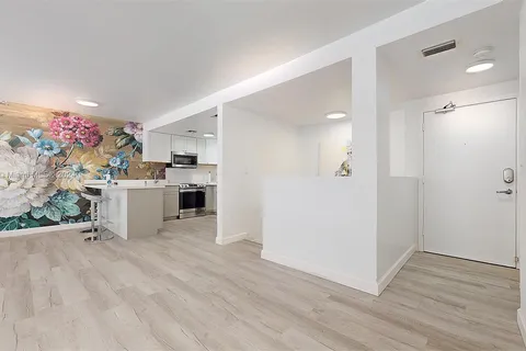 1460 Ocean Dr # 205, Miami Beach FL 33139