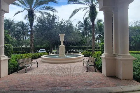 19900 E Country Club Dr # 308, Aventura FL 33180