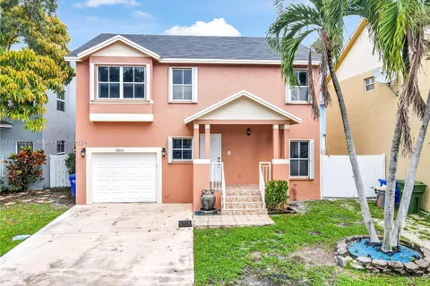 10161 NW 5th St, Pembroke Pines FL 33026