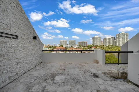 393 Poinciana Dr # 1224, Sunny Isles Beach FL 33160