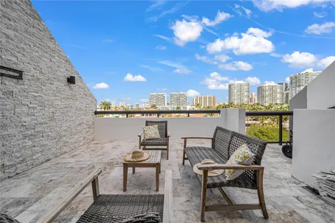 393 Poinciana Dr # 1224, Sunny Isles Beach FL 33160