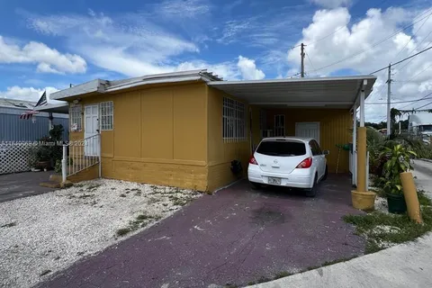 4111 NW 37th Ave, Lot B201, Miami FL 33142