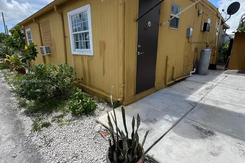 4111 NW 37th Ave, Lot B201, Miami FL 33142