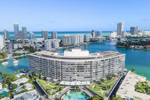 900 Bay Dr # 518, Miami Beach FL 33141