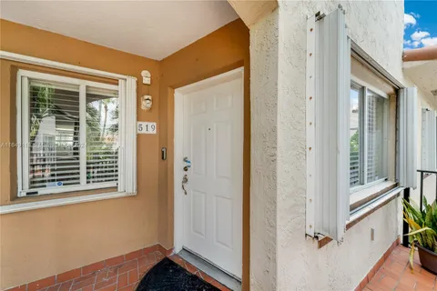 551 NW 82nd Ave # 519, Miami FL 33126