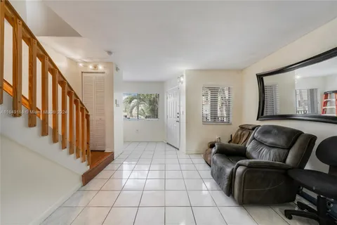 551 NW 82nd Ave # 519, Miami FL 33126