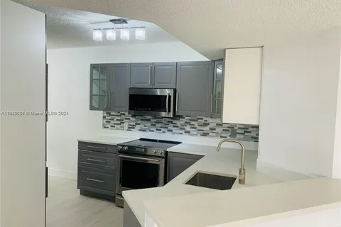 8801 Wiles Rd # 308, Coral Springs FL 33067