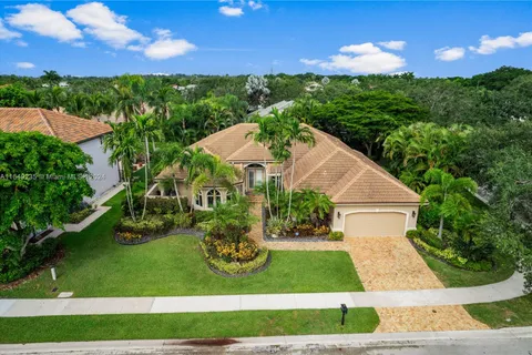 2685 Meadowood Dr, Weston FL 33332