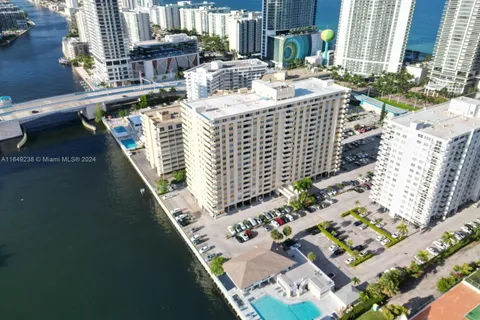 1833 S Ocean Dr # 1803, Hallandale Beach FL 33009