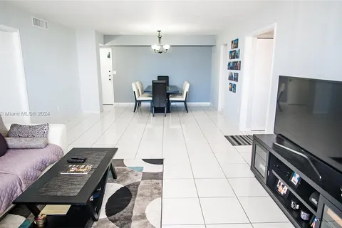 1833 S Ocean Dr # 1803, Hallandale Beach FL 33009