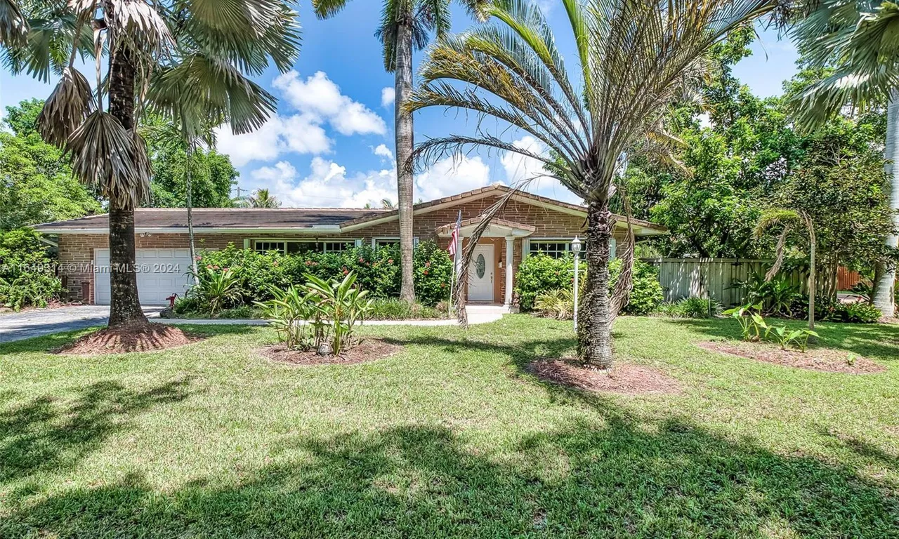 8405 SW 144th St, Palmetto Bay FL 33158