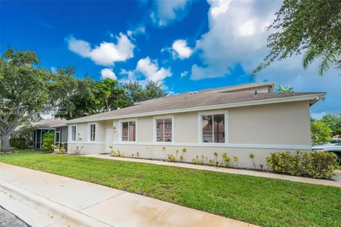 847 NW 42nd Pl, Deerfield Beach FL 33064