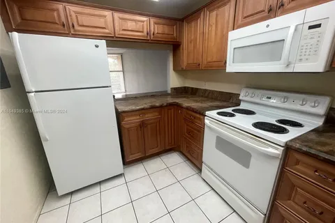 9450 Live Oak Pl # 404, Davie FL 33324